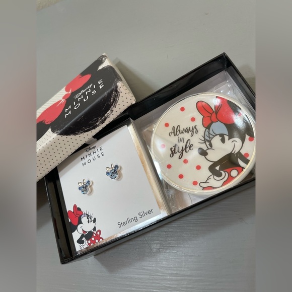 DISNEY MINNIE MOUSE BLUE CRYSTAL STUD EARRINGS in STERLING SILVER wTRINKET DISH - Picture 6 of 8